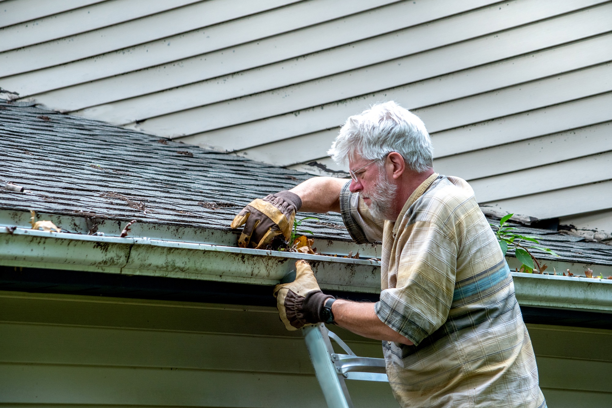 Gutter Cleaning In Portland OR